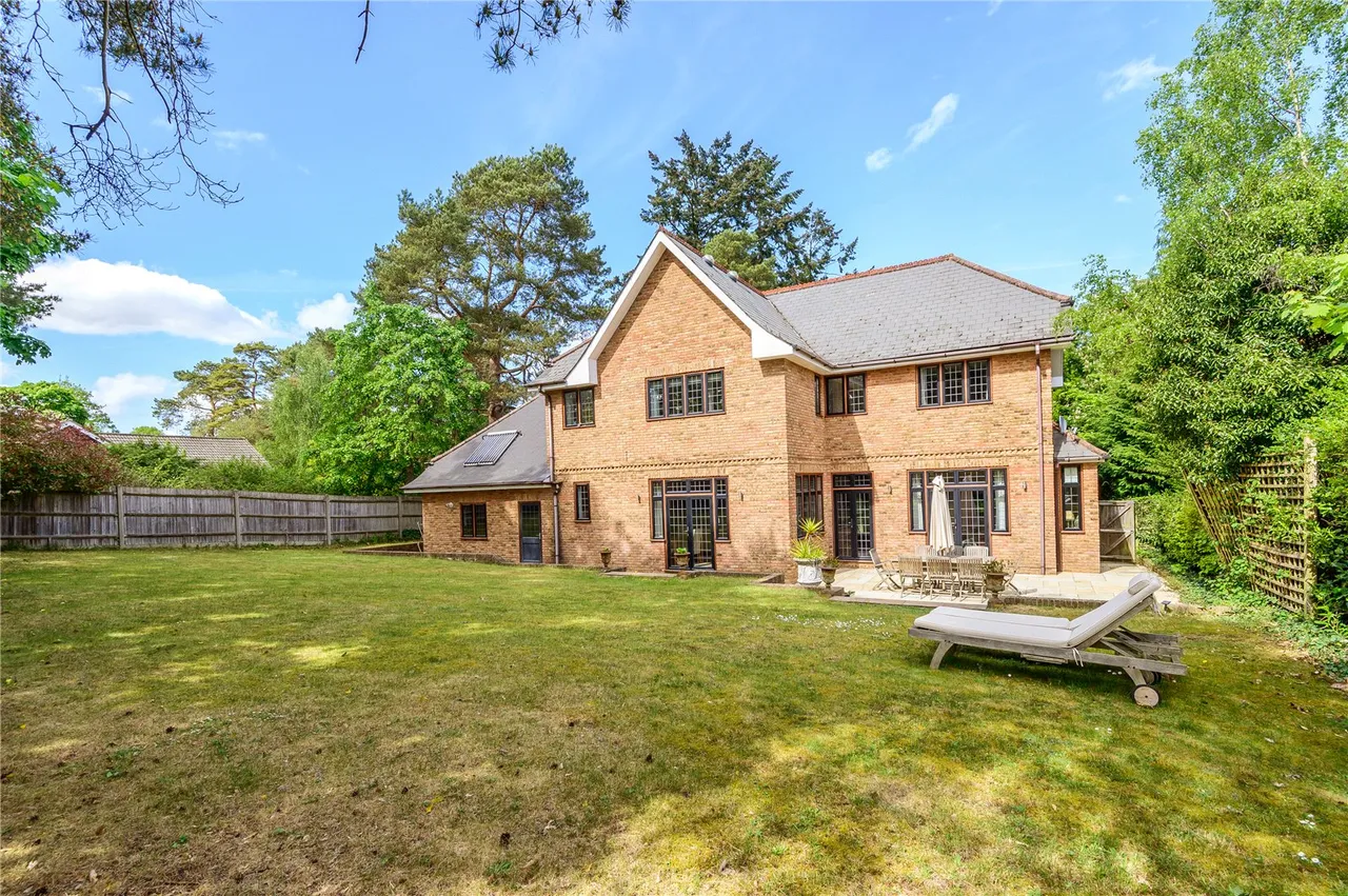 Dene Lane, Lower Bourne, GU10, photo 4