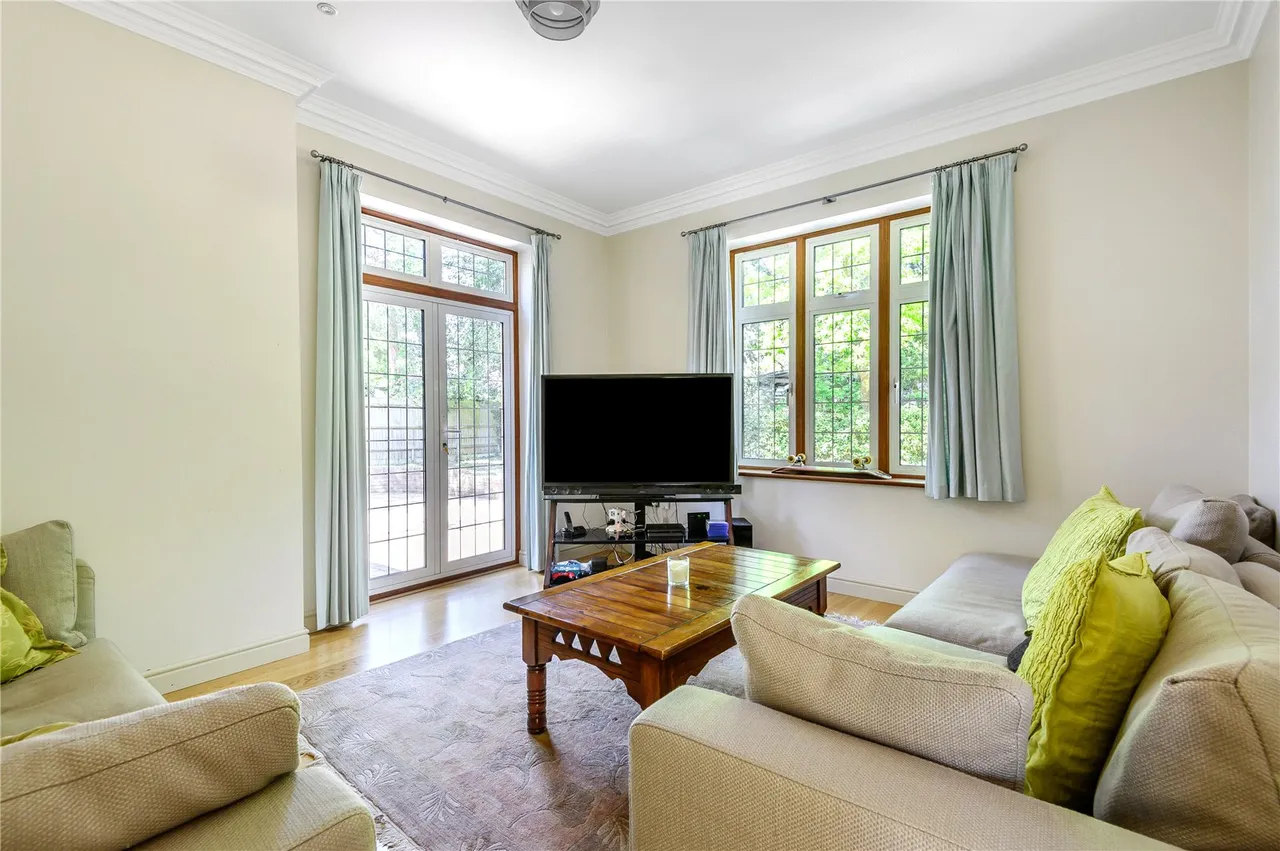 Dene Lane, Lower Bourne, GU10, photo 12
