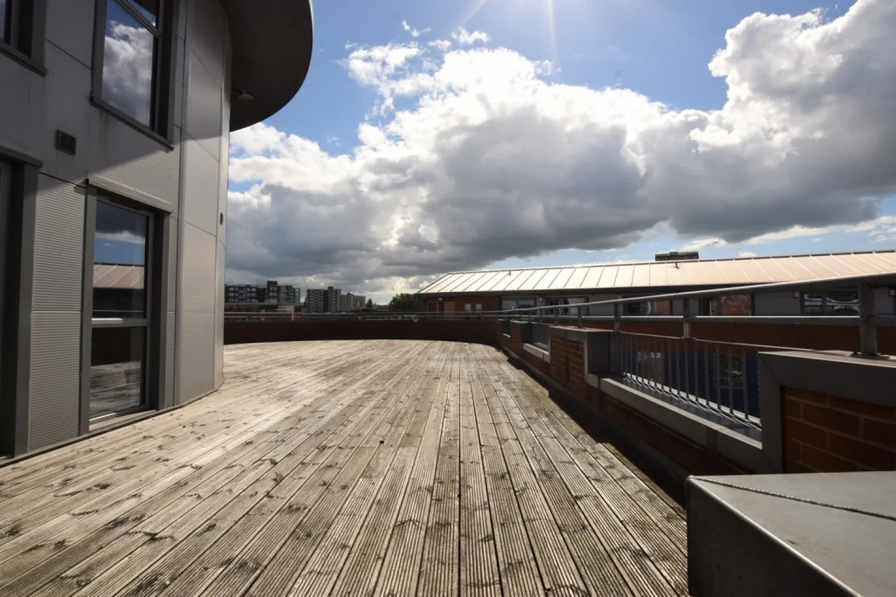 Ahlux Court, Millwright Street, photo 7