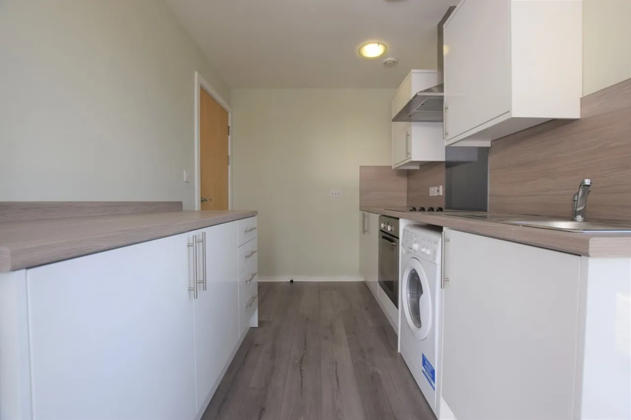 Ahlux Court, Millwright Street, photo 3