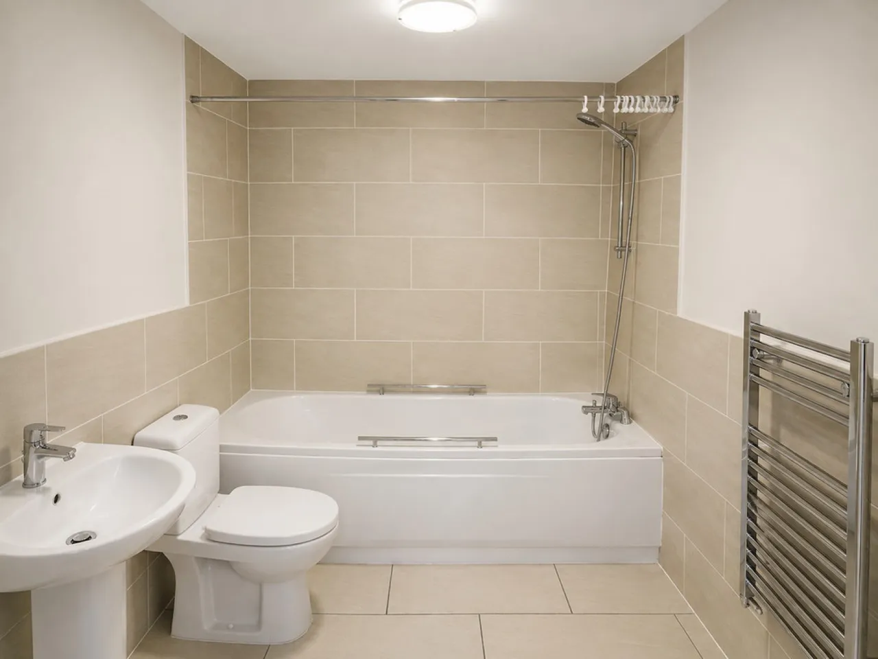 Ahlux Court, Millwright Street, photo 4