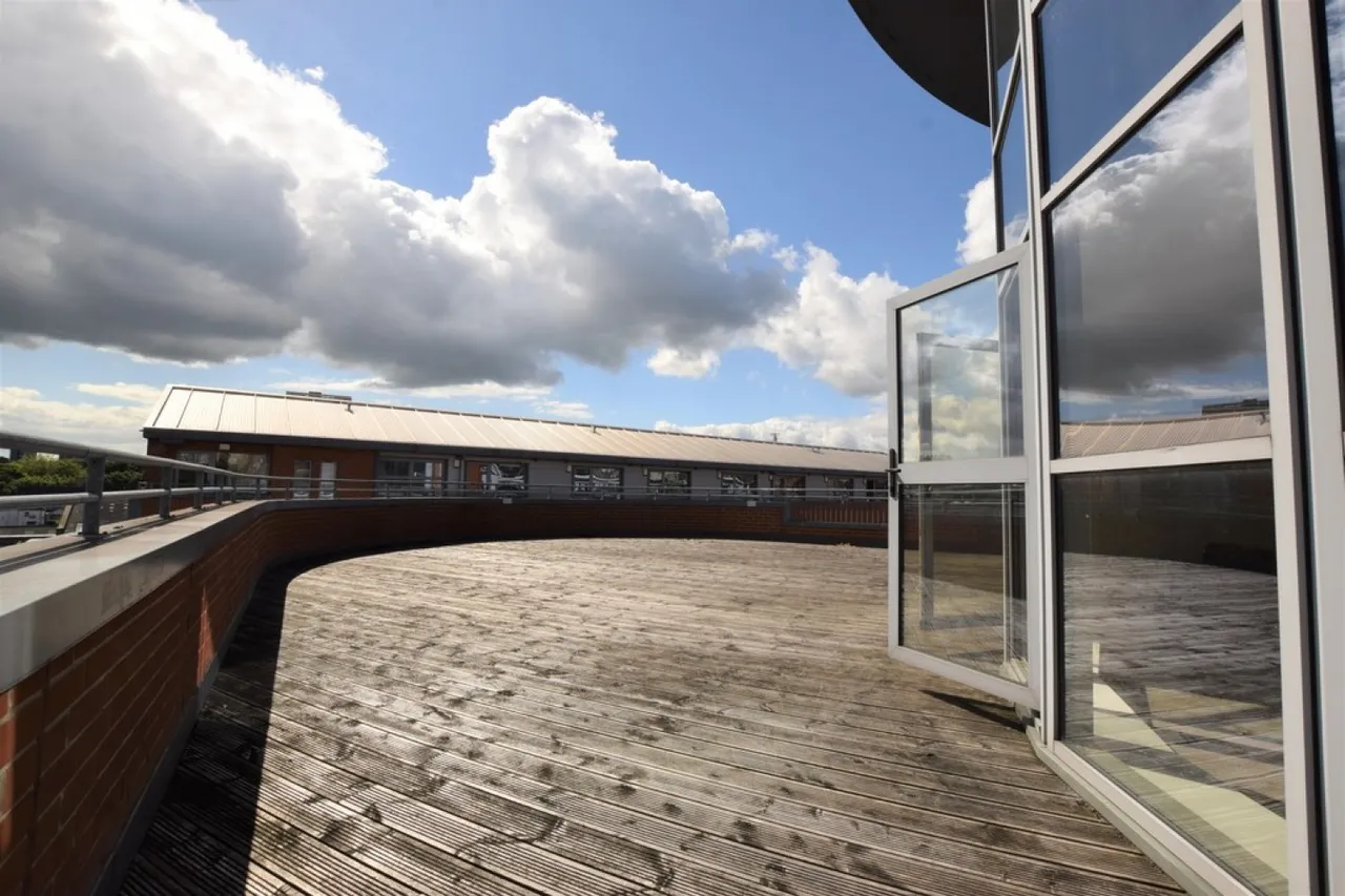 Ahlux Court, Millwright Street, photo 6