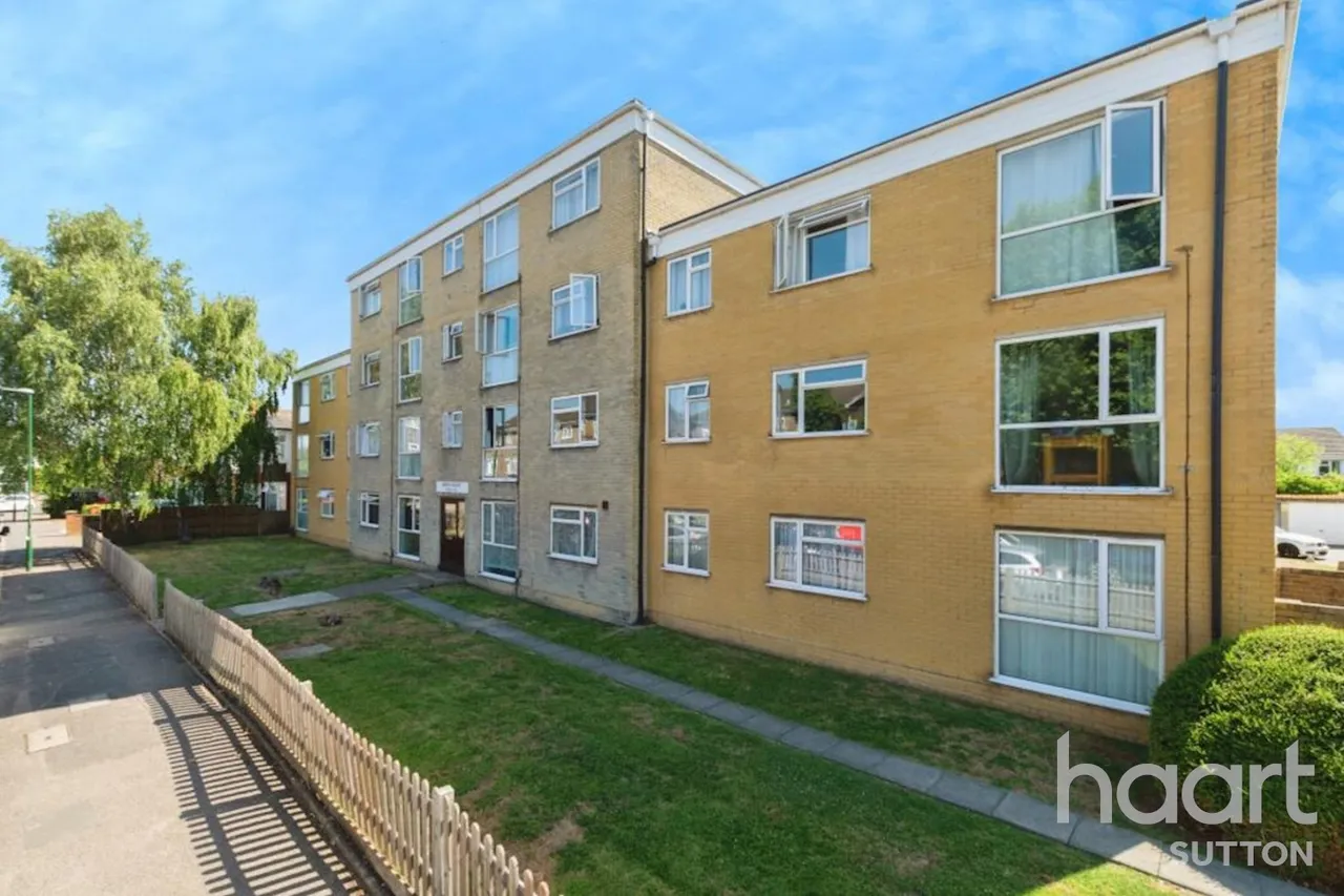 2 bed flat for sale, Thicket Road, Sutton, SM1