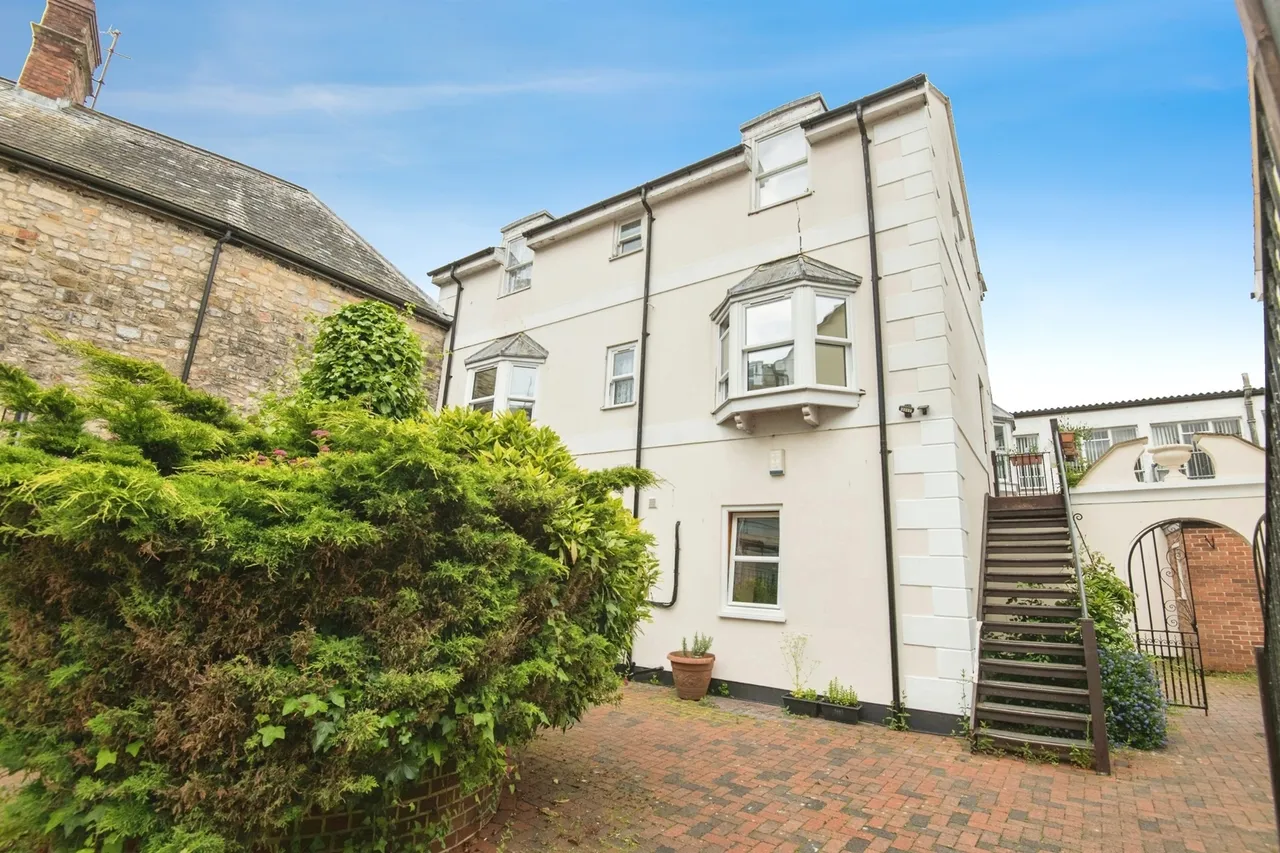 1 bed flat for sale, St Georges, Axminster, EX13