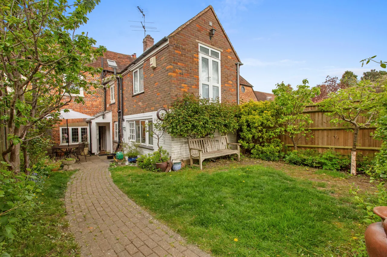 Aylesbury Road, Wendover, HP22, photo 3