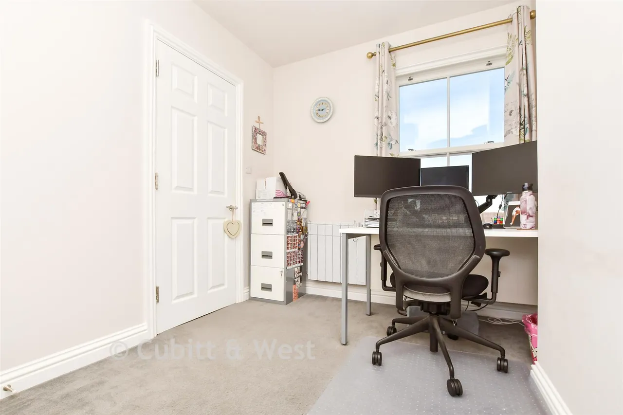West Street, Dorking, RH4, photo 9
