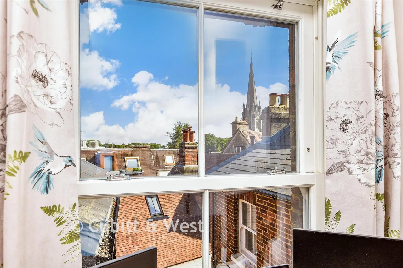West Street, Dorking, RH4, photo 12