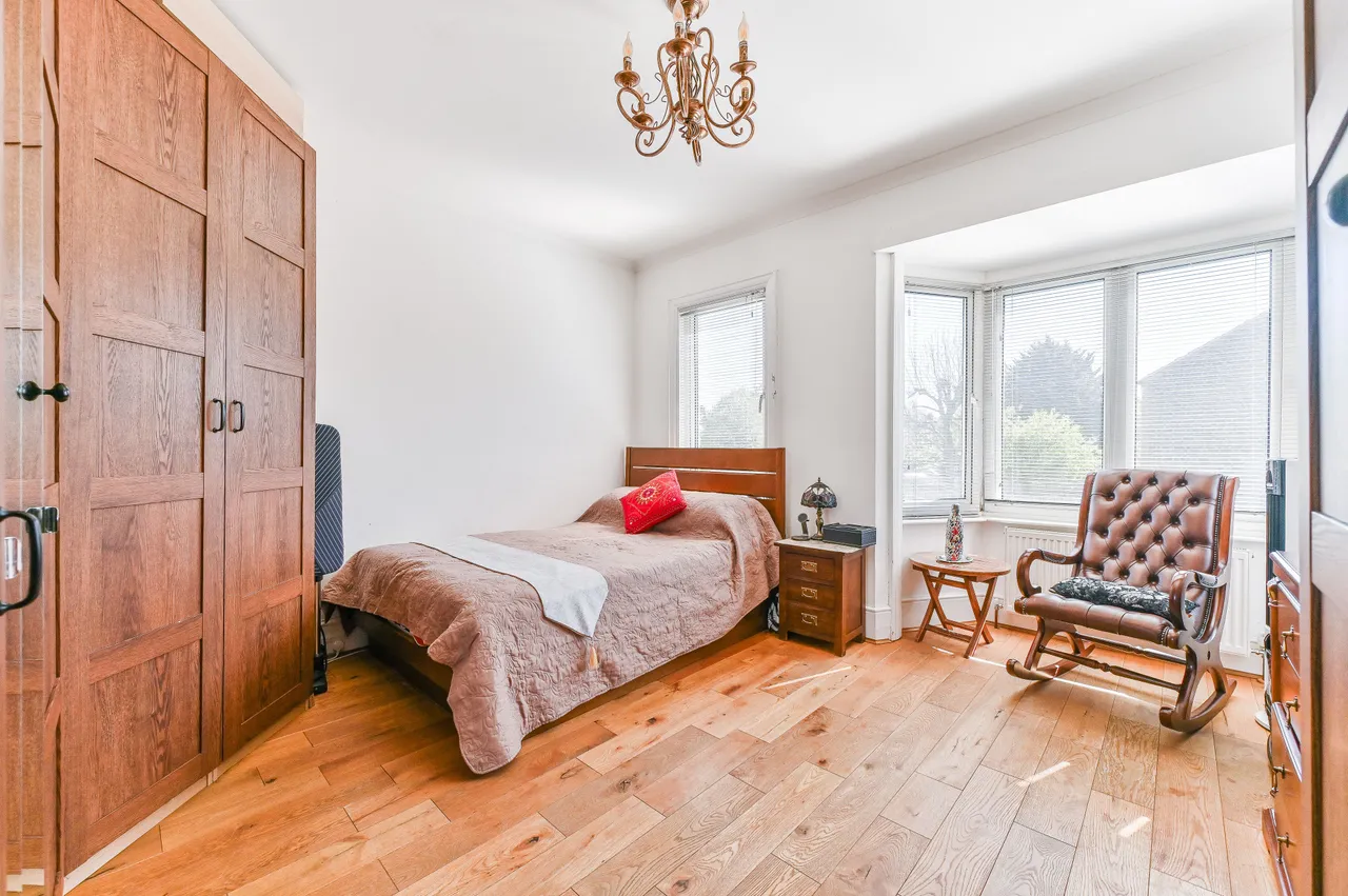 14 Dunbar Avenue, London, photo 12