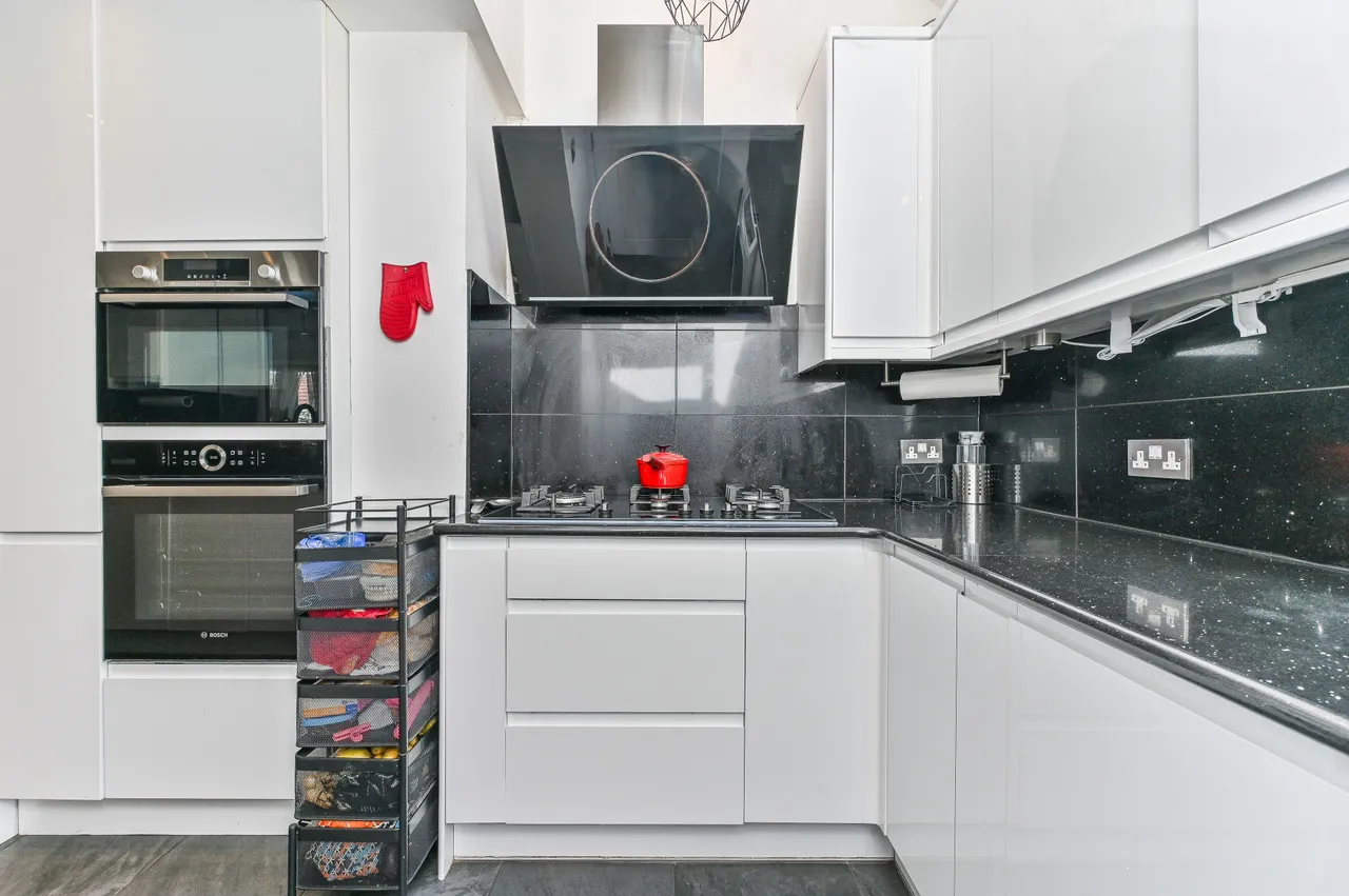 14 Dunbar Avenue, London, photo 7