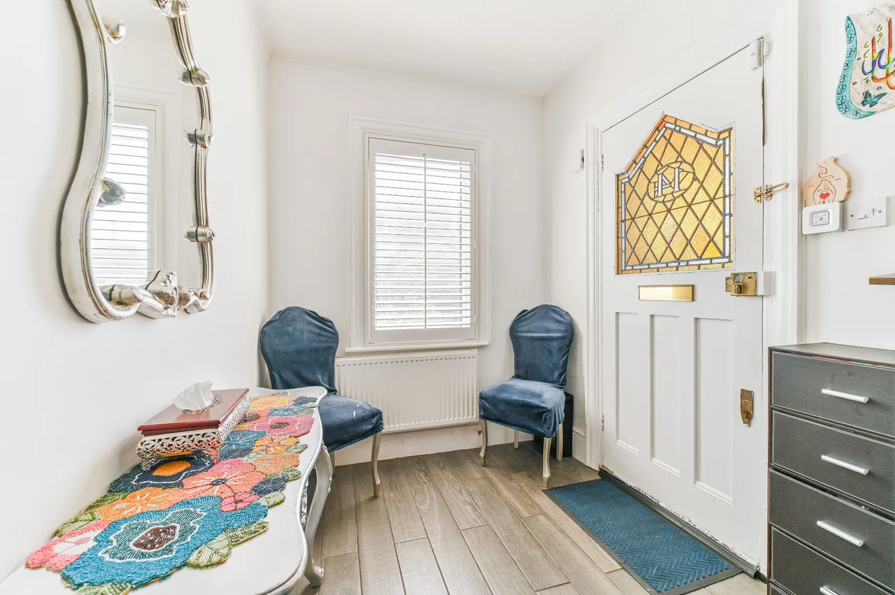 14 Dunbar Avenue, London, photo 2