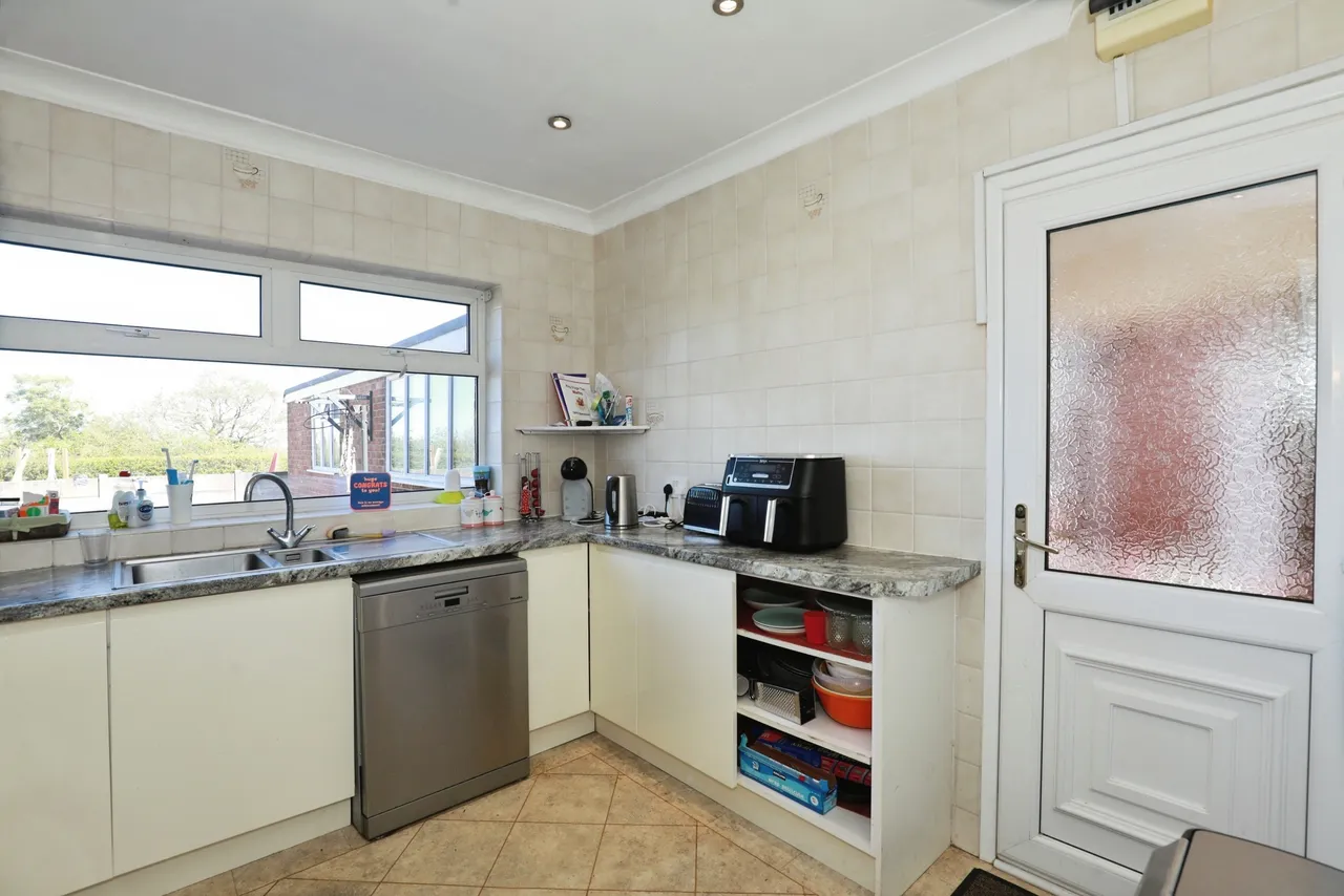 Toll Bar Road, Stoke-On-Trent, photo 12