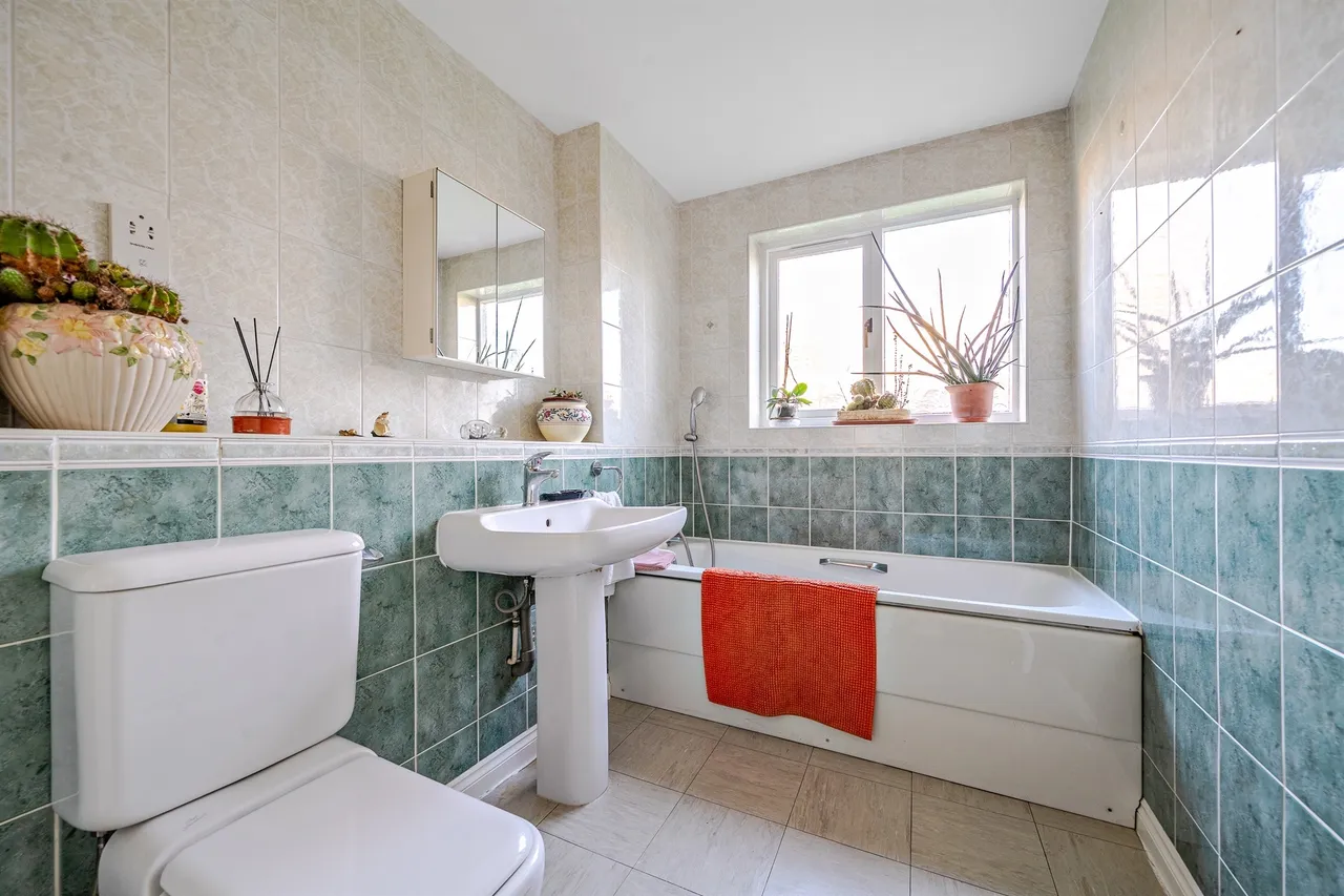 Wellington Road, Enfield, EN1, photo 11