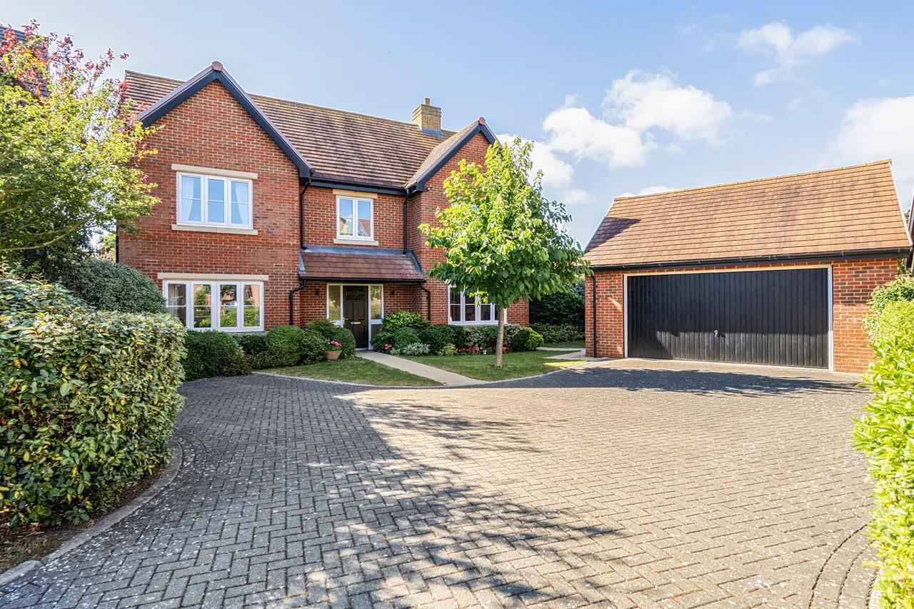 5 bed house for sale — Tawny Close, Chichester, PO20