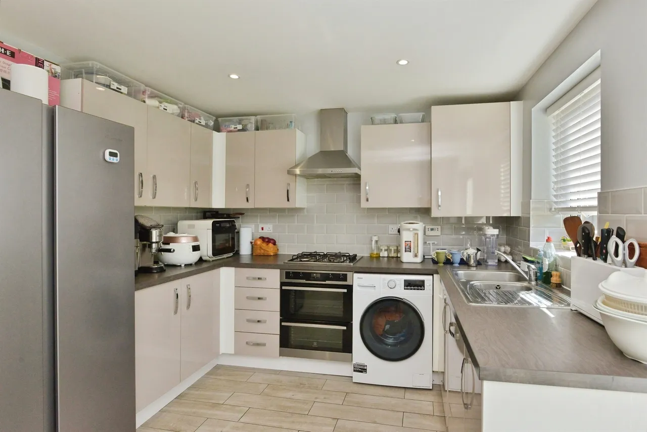 Banteng Terrace, Whitehouse, Milton Keynes, photo 2