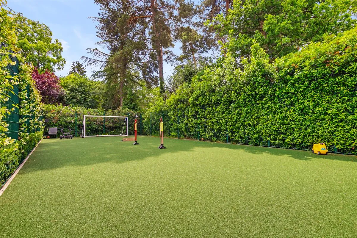 Abbots Drive, Virginia Water, GU25, photo 35