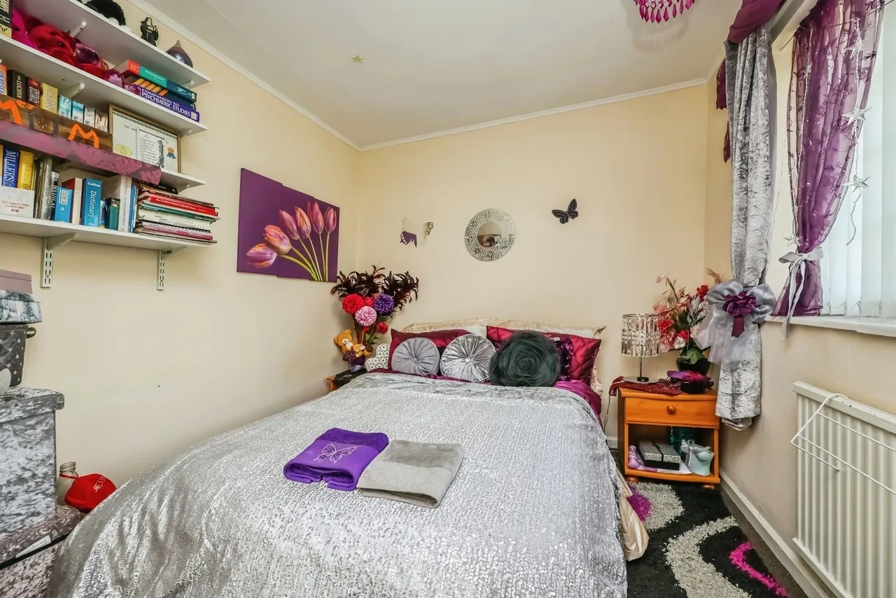 Southchurch Drive, Clifton, Nottingham, NG11, photo 11