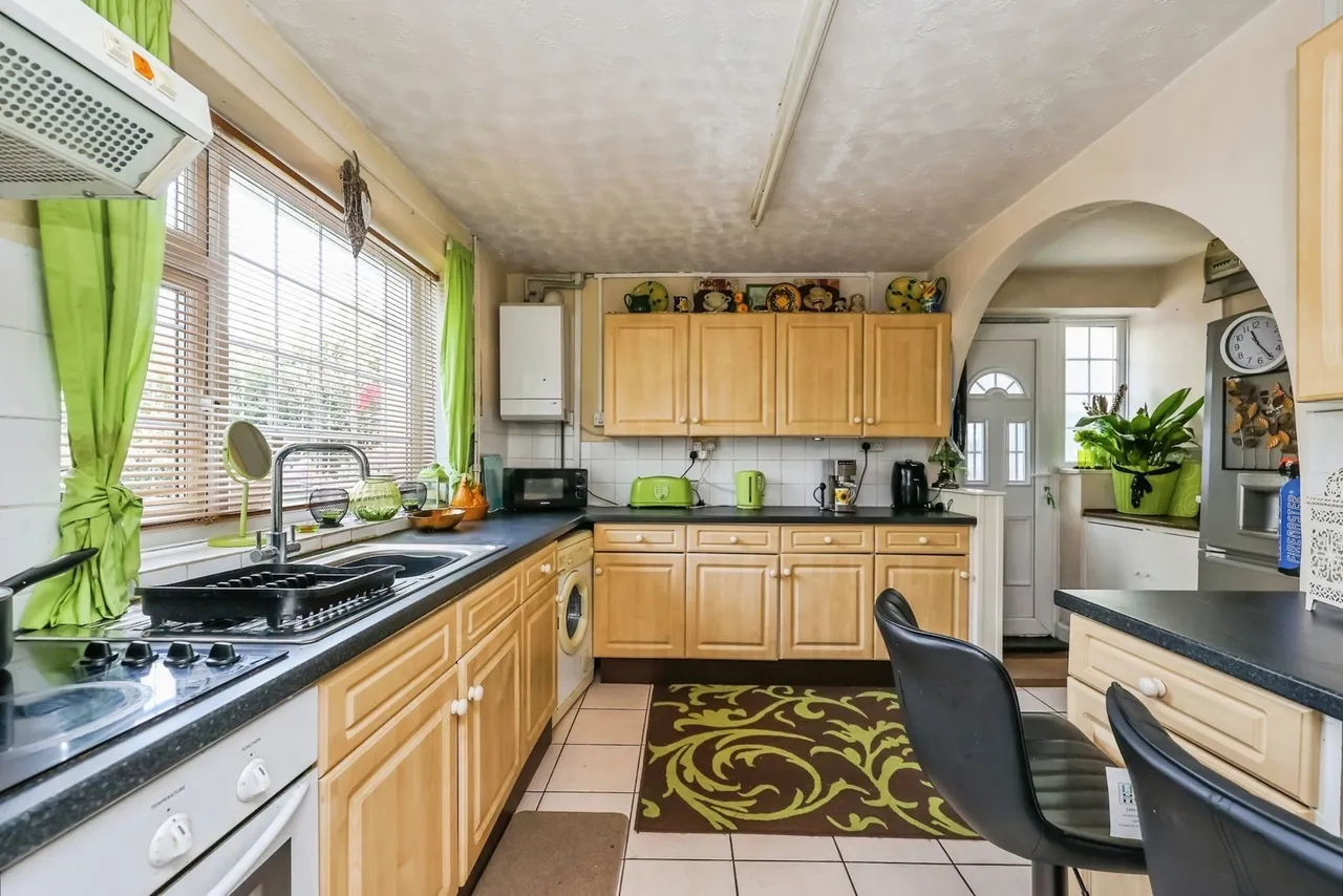 Southchurch Drive, Clifton, Nottingham, NG11, photo 5