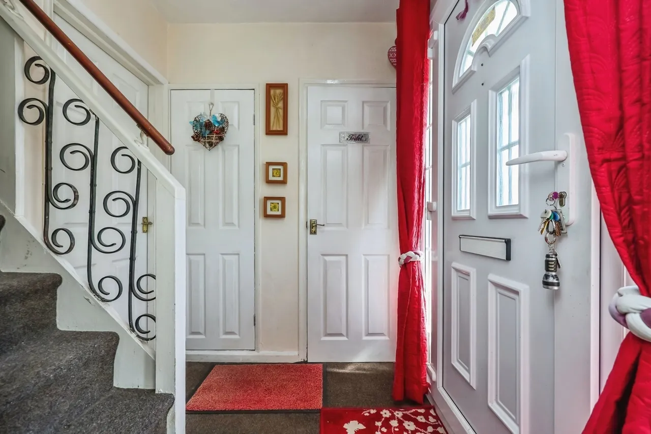 Southchurch Drive, Clifton, Nottingham, NG11, photo 9