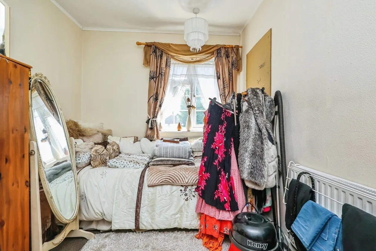 Southchurch Drive, Clifton, Nottingham, NG11, photo 12