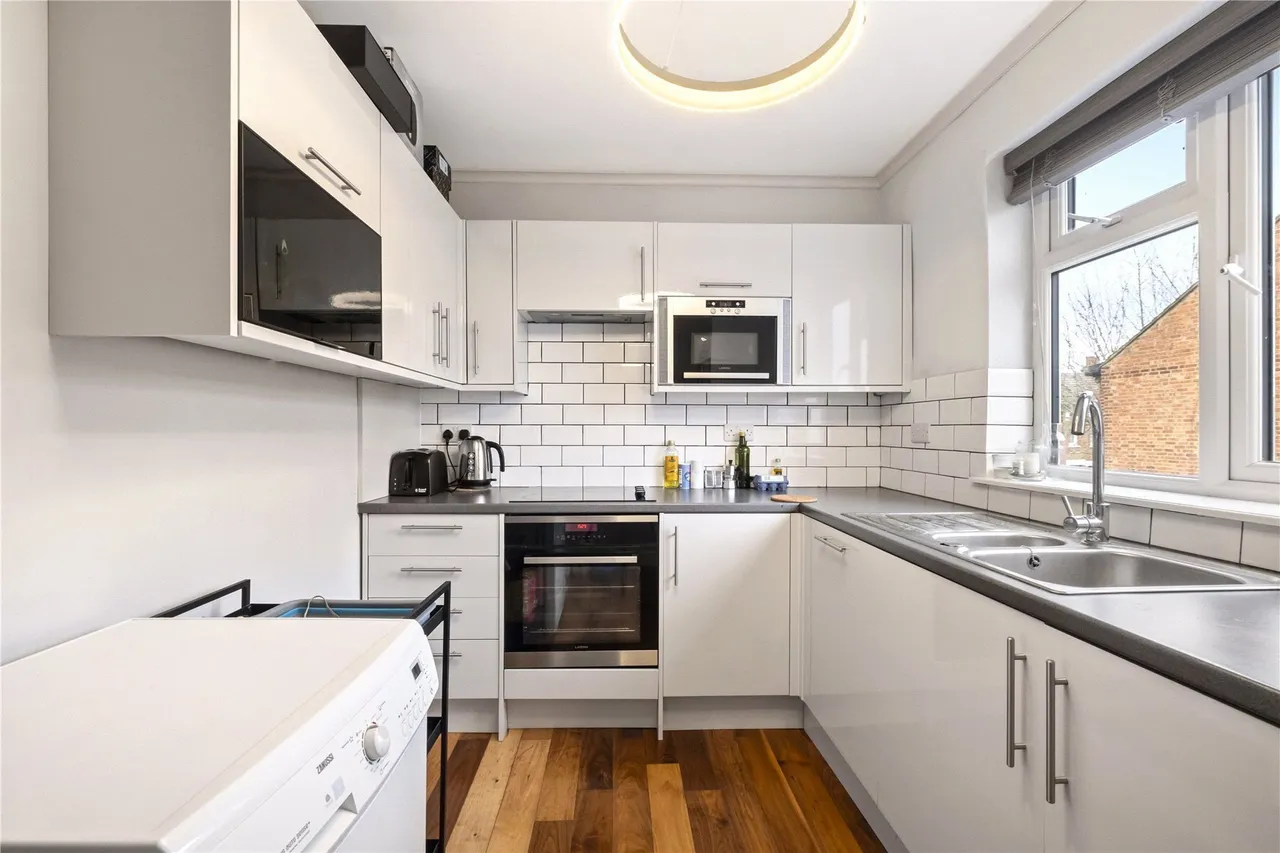 3 bed flat to rent — Acton Lane, London, W4