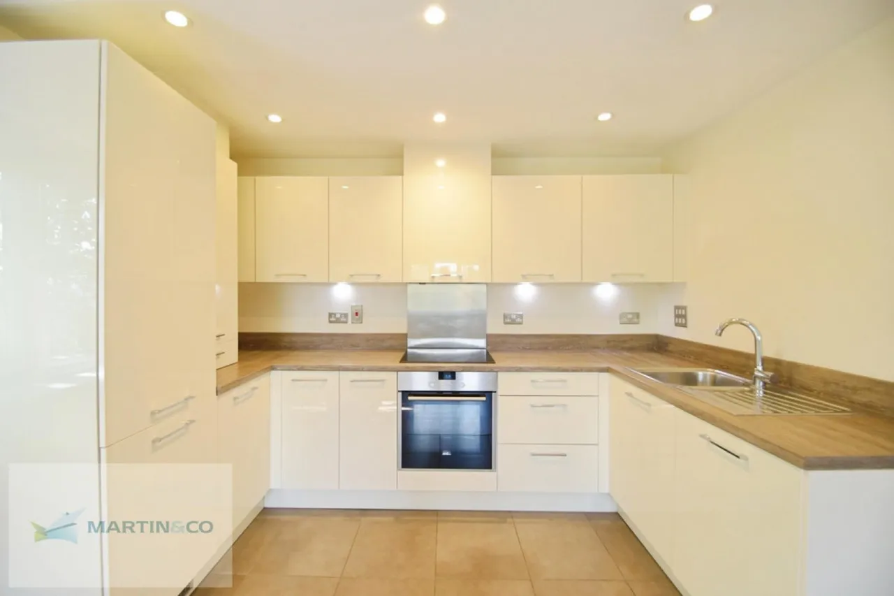 Scholars Place, Walton On Thames, KT12, photo 4