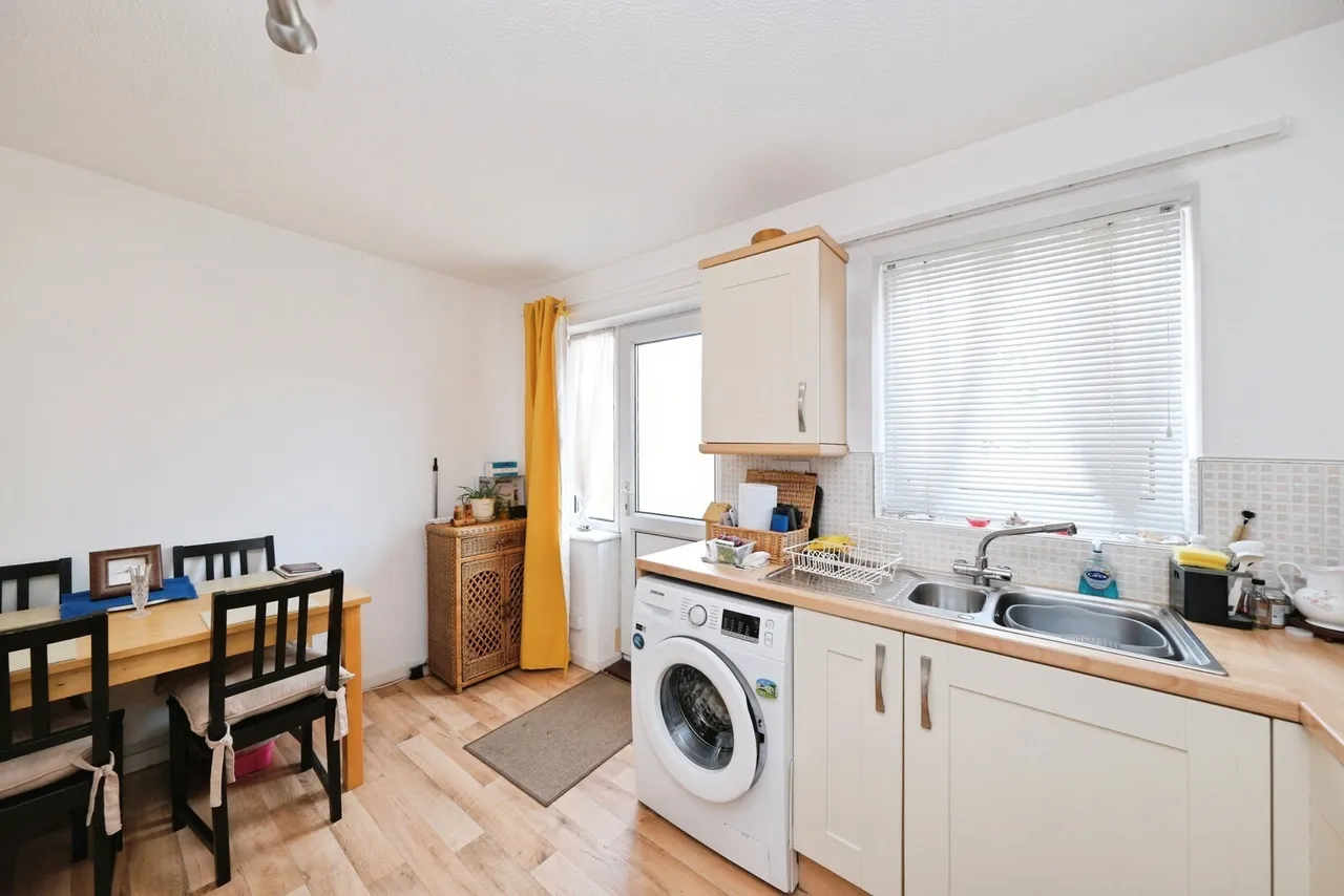 Gaynor Court, Nottingham, NG8, photo 6