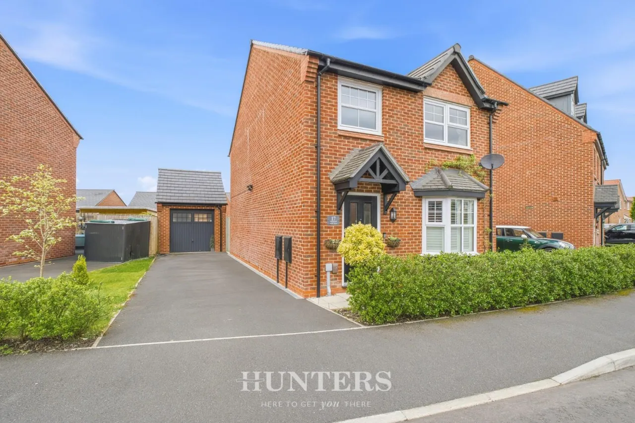 4 bed house for sale — Dunnderdale Hill, Middleton M24
