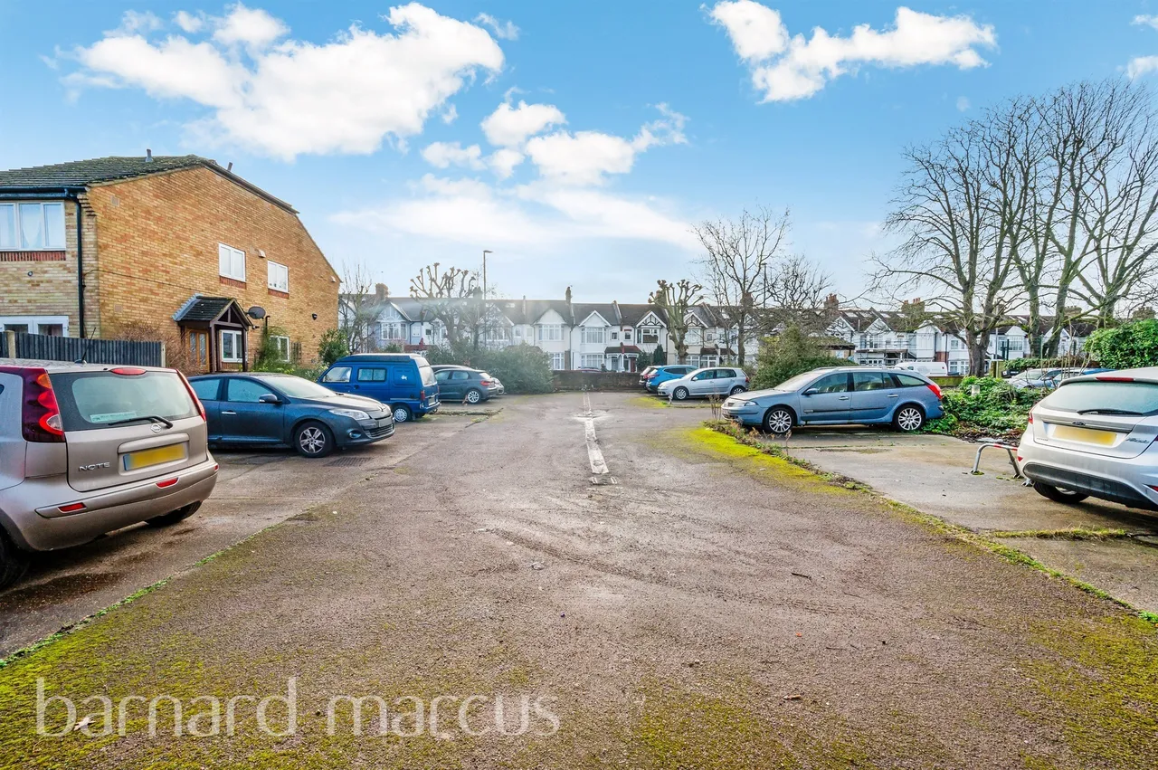 Rectory Lane, London, photo 8