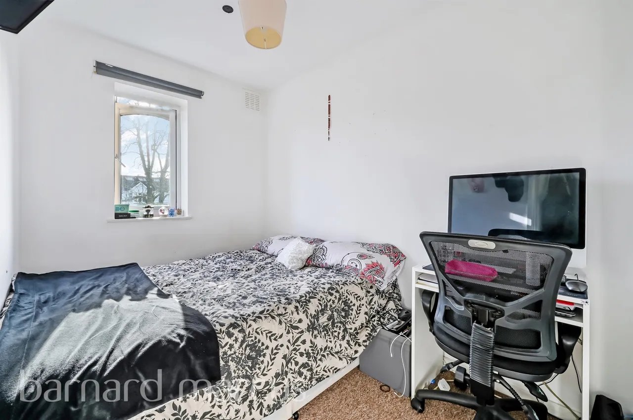 Rectory Lane, London, photo 5