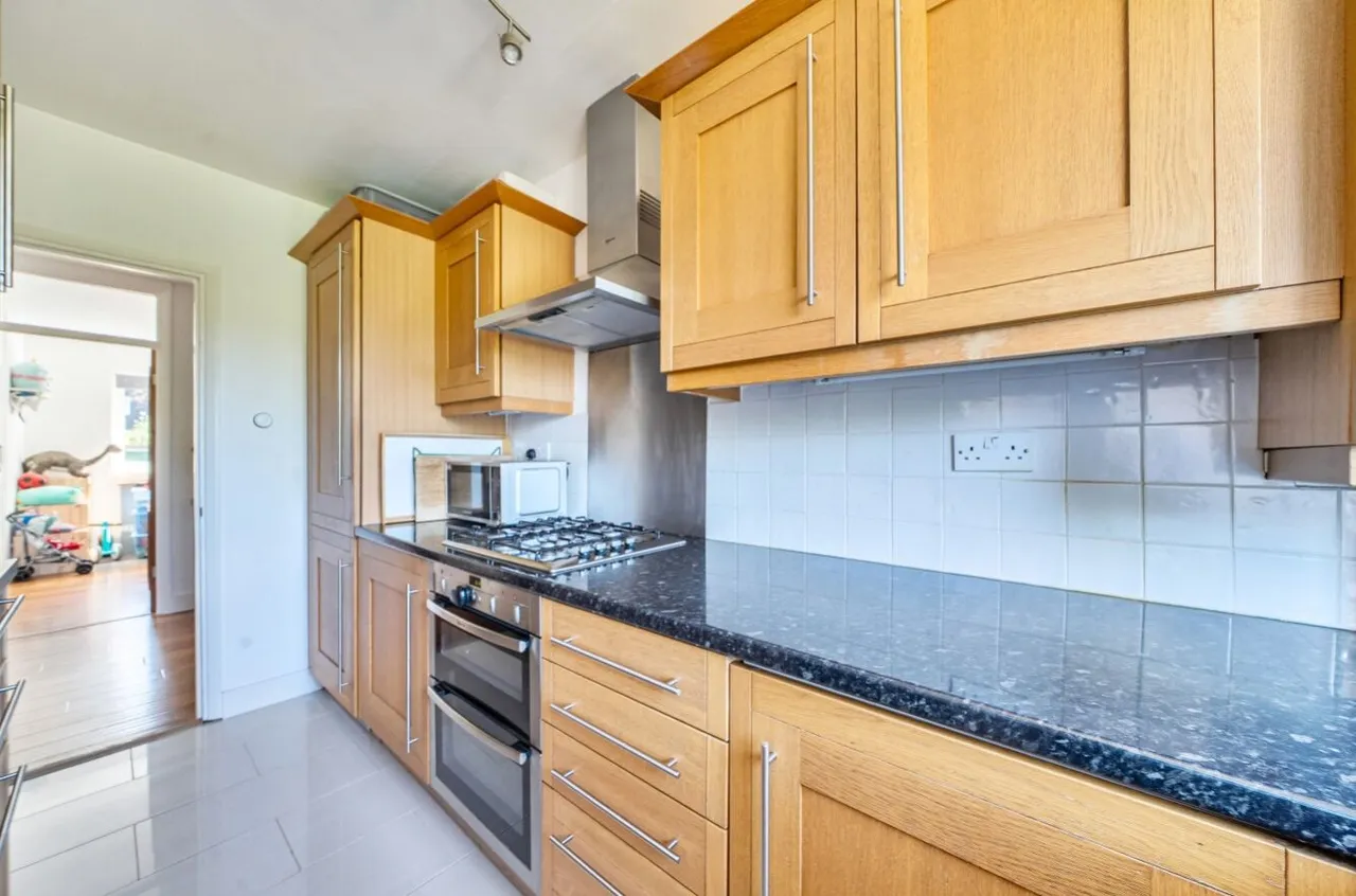 Cranes Park Avenue, Surbiton, KT5, photo 5