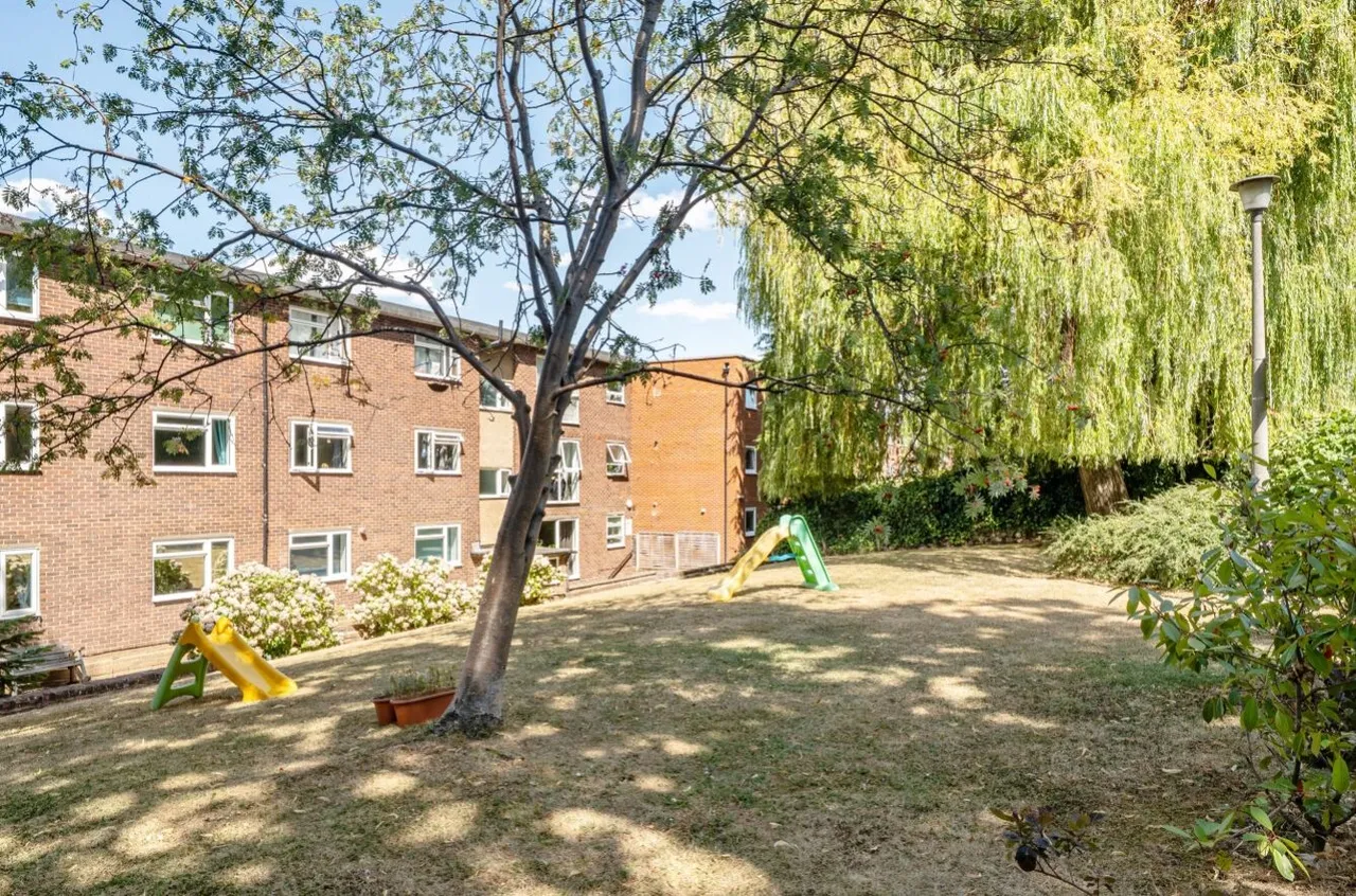 Cranes Park Avenue, Surbiton, KT5, photo 11