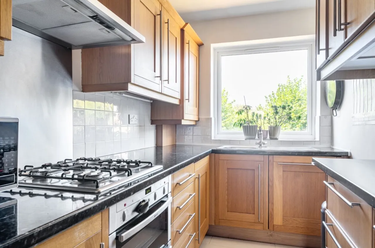 Cranes Park Avenue, Surbiton, KT5, photo 4