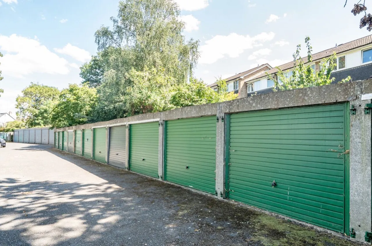 Cranes Park Avenue, Surbiton, KT5, photo 12