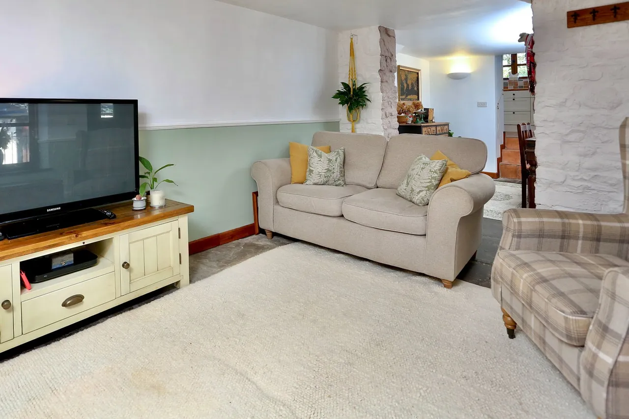 Turn Pike Cottage, Castle Road, Llangynidr, Crickhowell, Powys, NP8 1NG, photo 8