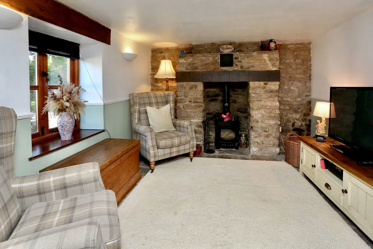 Turn Pike Cottage, Castle Road, Llangynidr, Crickhowell, Powys, NP8 1NG, photo 2