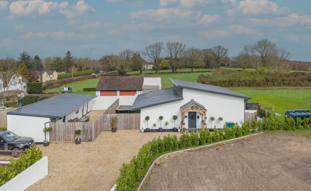 6 bed house for sale, Gloucester Road, Bristol, BS35