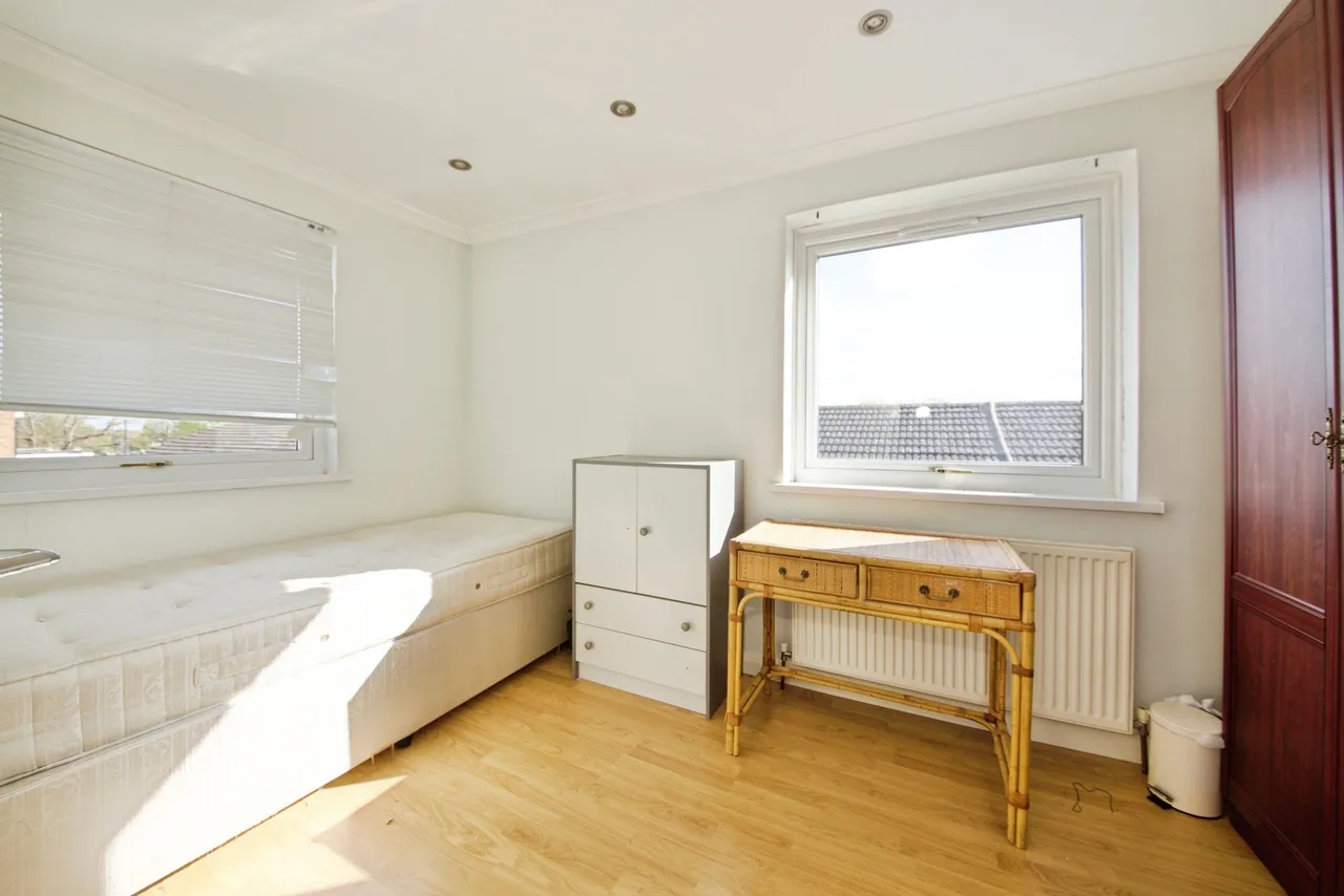 Mintern Close, London, photo 8