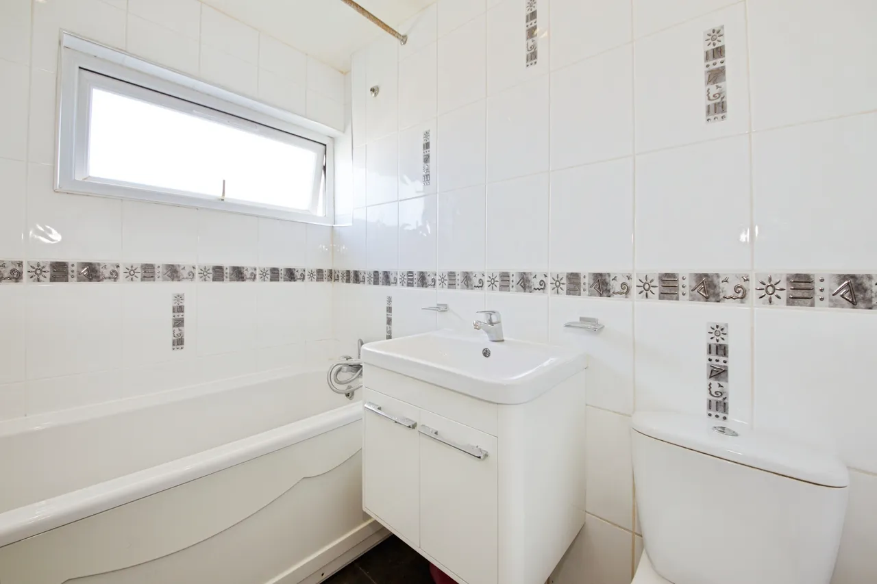 Mintern Close, London, photo 10