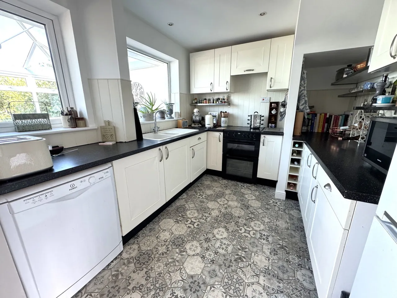 The Close, Great Horwood, photo 8