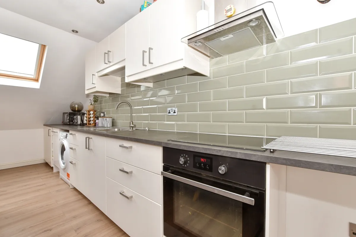 2 bed flat to rent, Lewis Road, Sutton, SM1