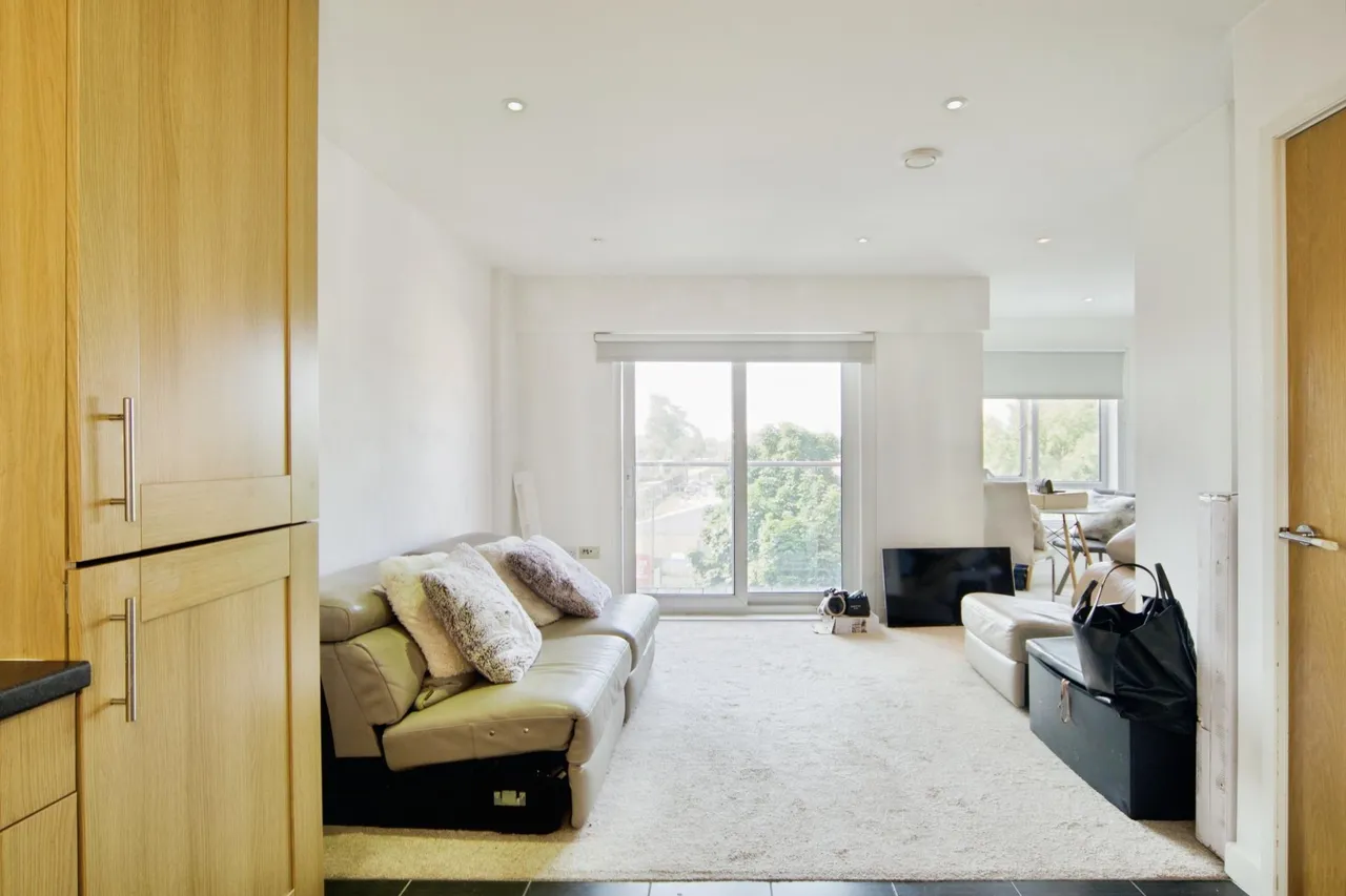 Aerodrome Road, London, NW9, photo 6
