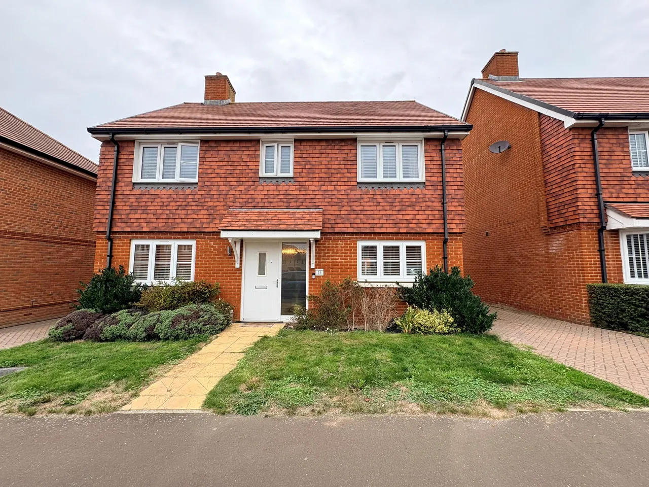 4 bed property to rent, Hawthorn Way, Hellingly, BN27