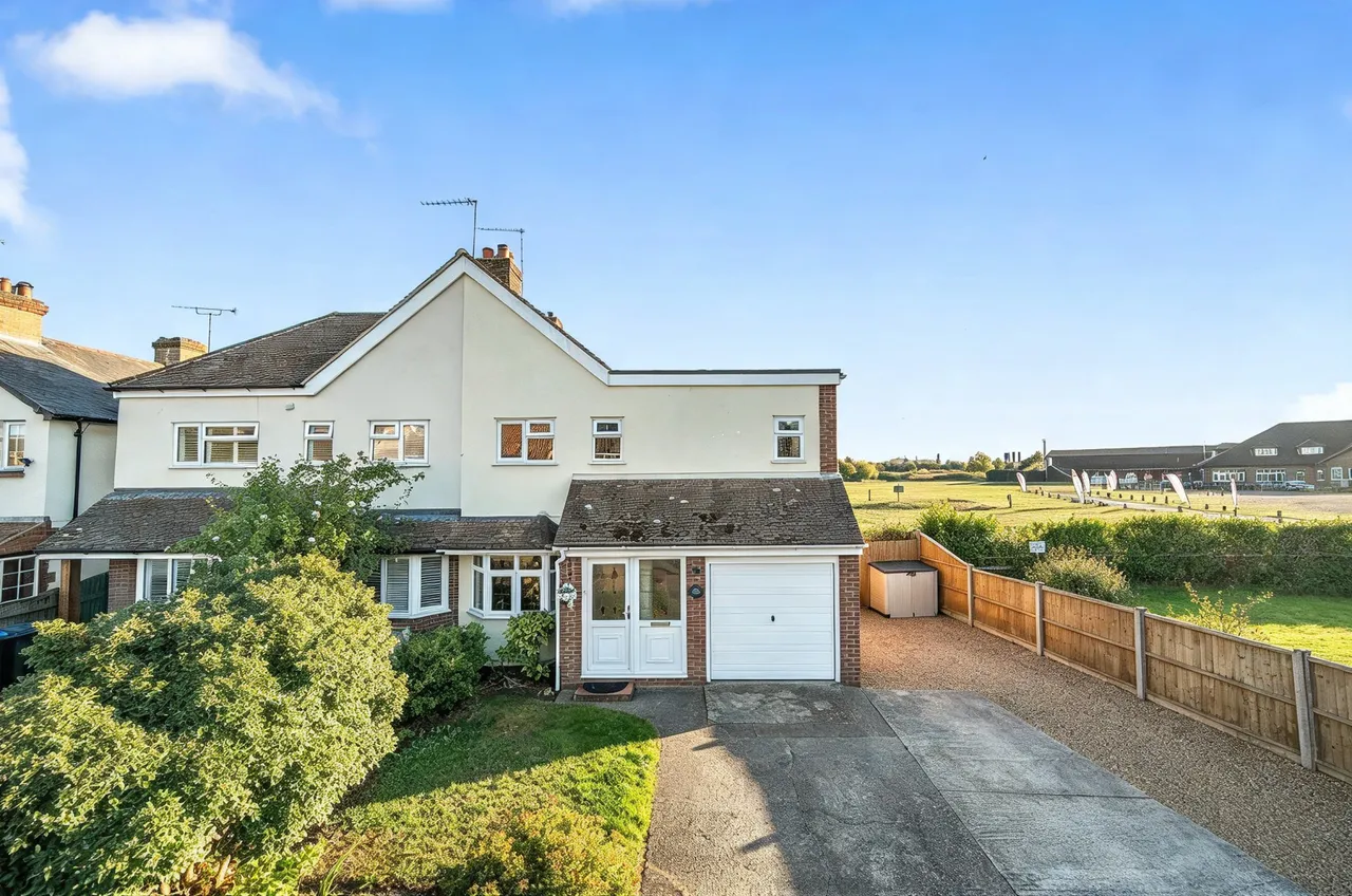 Moated Farm Drive, Addlestone, KT15, photo 22