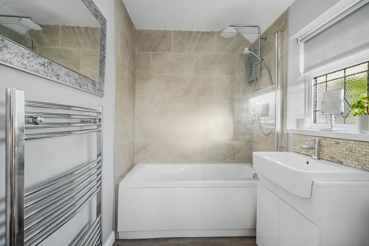 Moated Farm Drive, Addlestone, KT15, photo 9