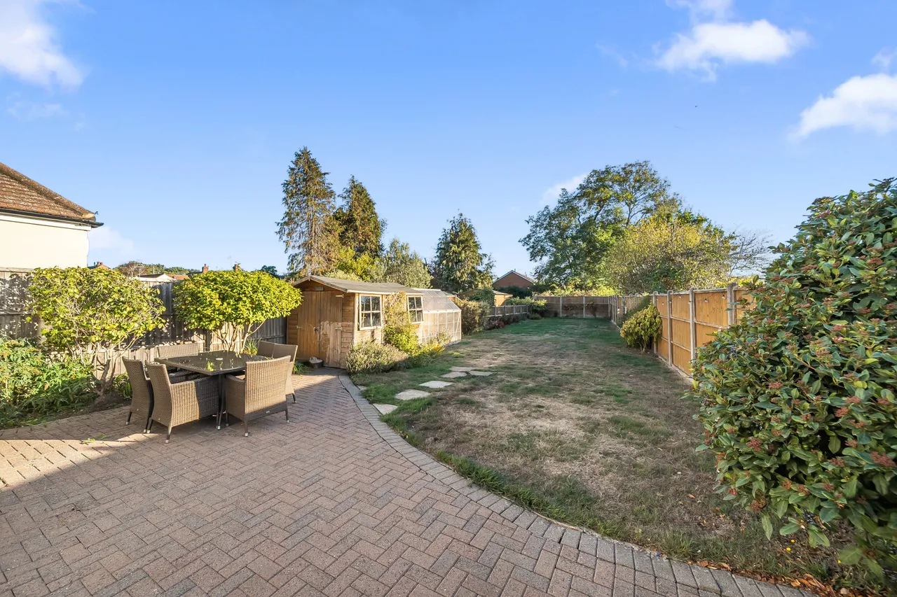 Moated Farm Drive, Addlestone, KT15, photo 18