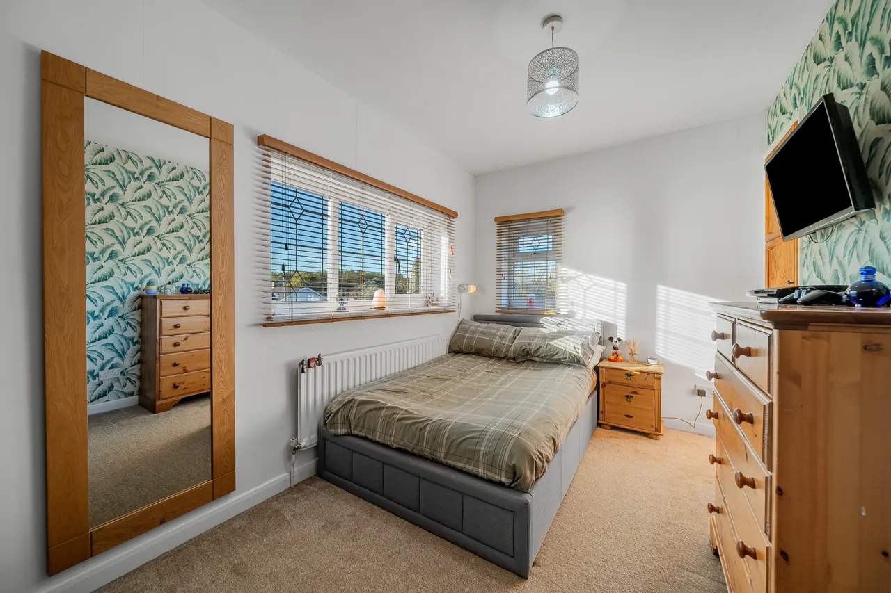 Moated Farm Drive, Addlestone, KT15, photo 11