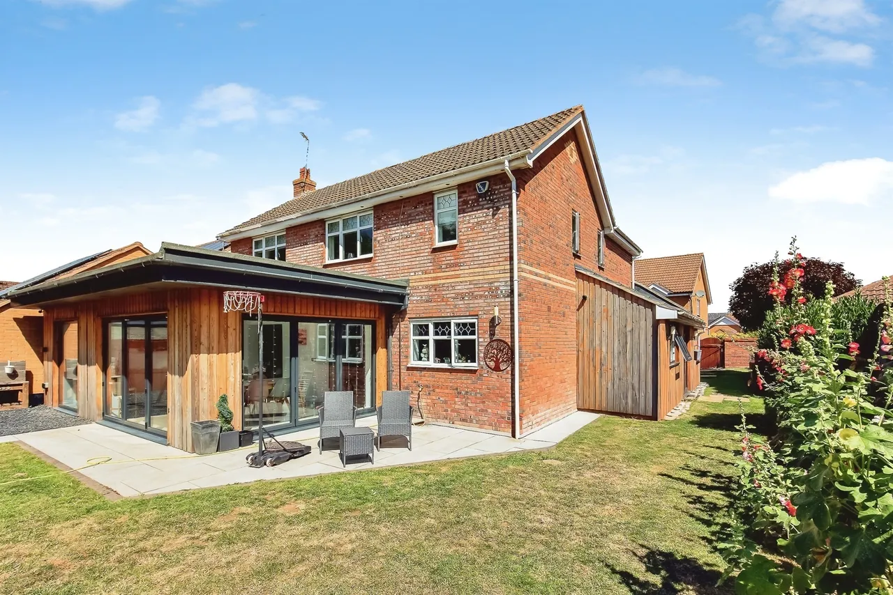 4 bed house for sale, Orchard Way, Kettering, NN14