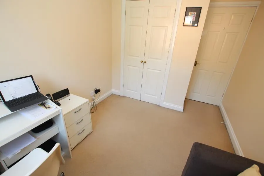 Beacon Hill, Woking, GU21, photo 5