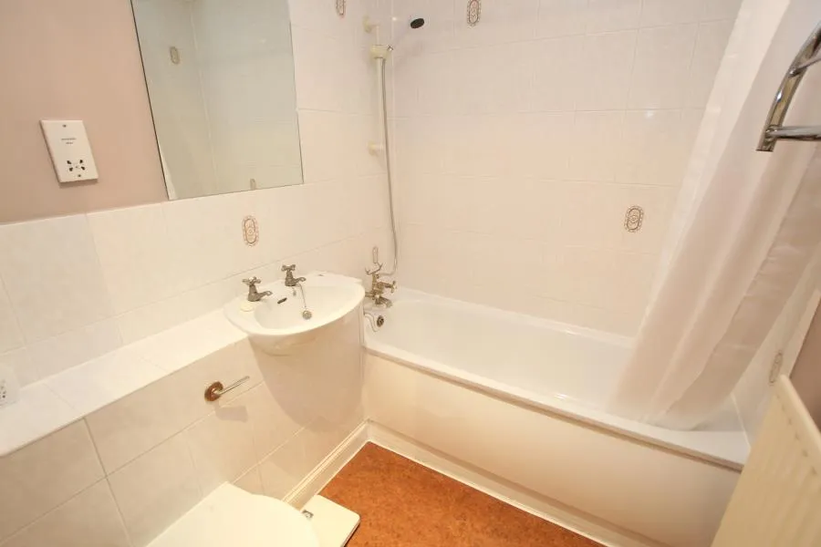 Beacon Hill, Woking, GU21, photo 7