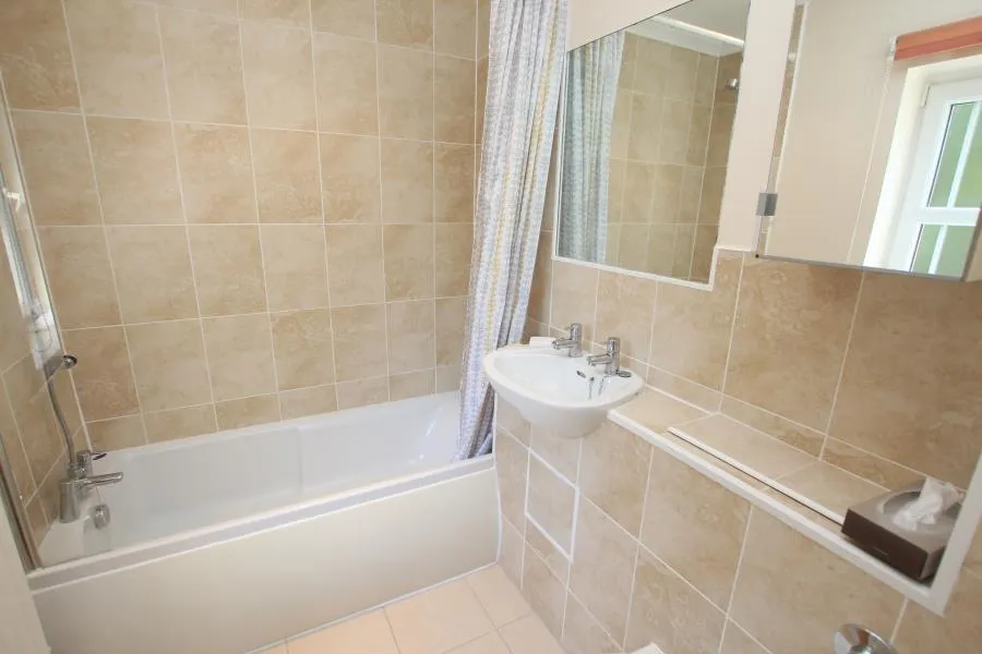 Beacon Hill, Woking, GU21, photo 6